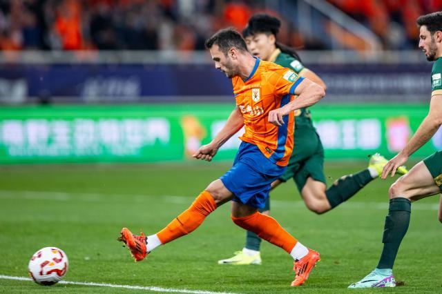 【中超】卡扎戴帽王钰栋双响 泰山4比2浙江5轮首胜